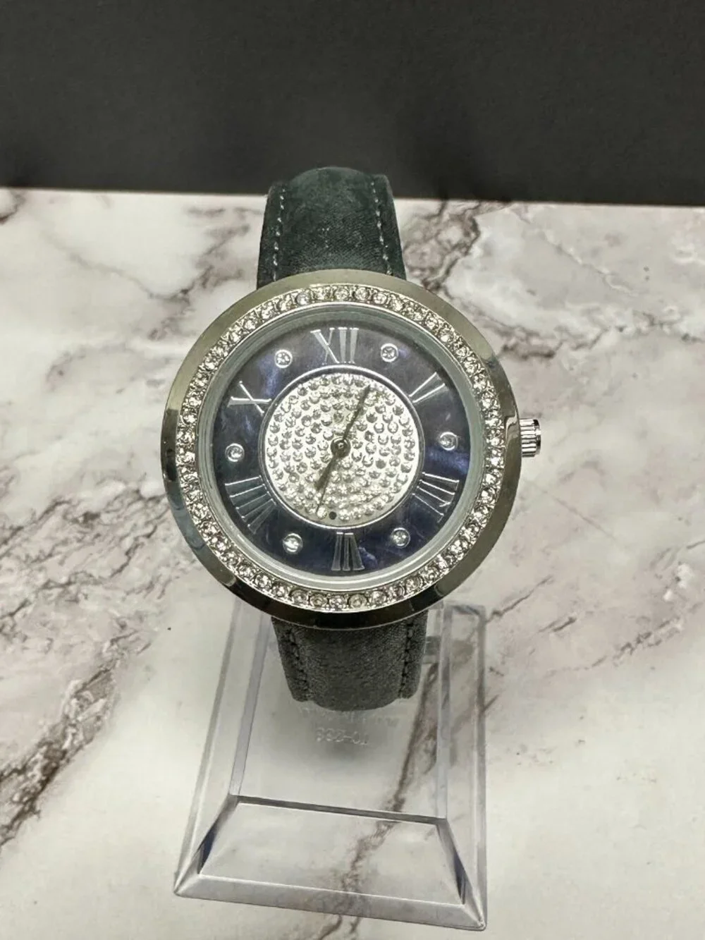 3/$30 Genevex by Croton Watch Women Silver Tone Blue Dial Grey Band working